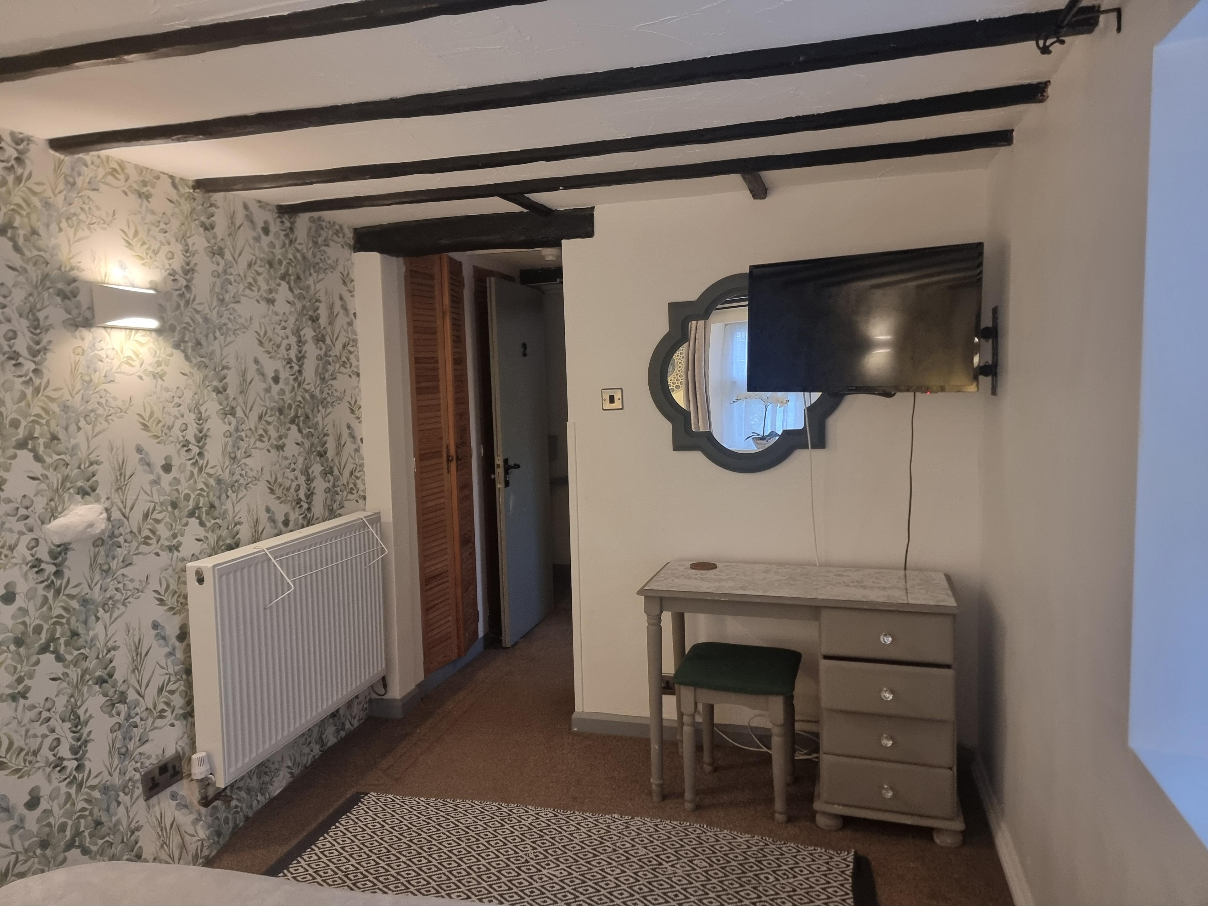 Room 2 - Image 2
