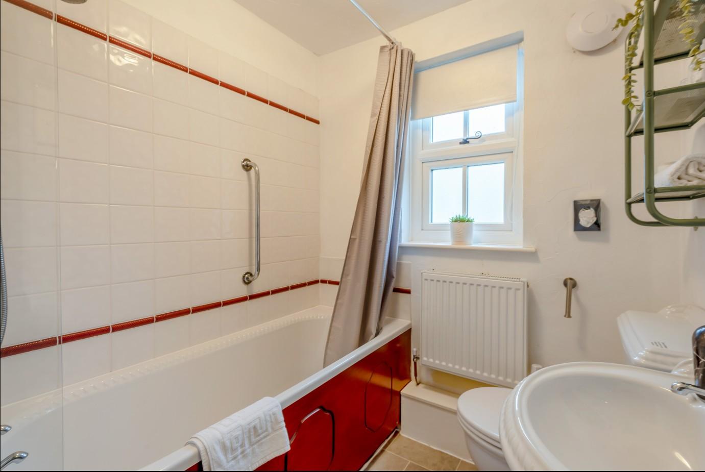 Room 7 - Image 2